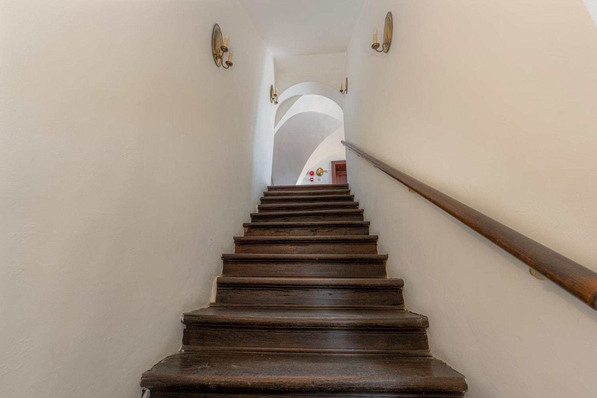 Отель Casa Cu Cerb Сигишоара Экстерьер фото